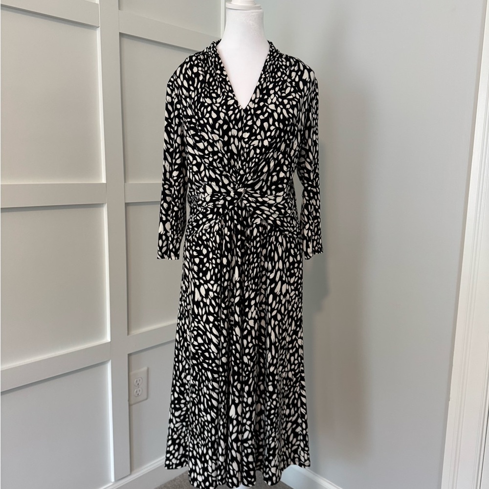 White House Black Market Black (WHBM) Matte Jersey Twist Front Dress